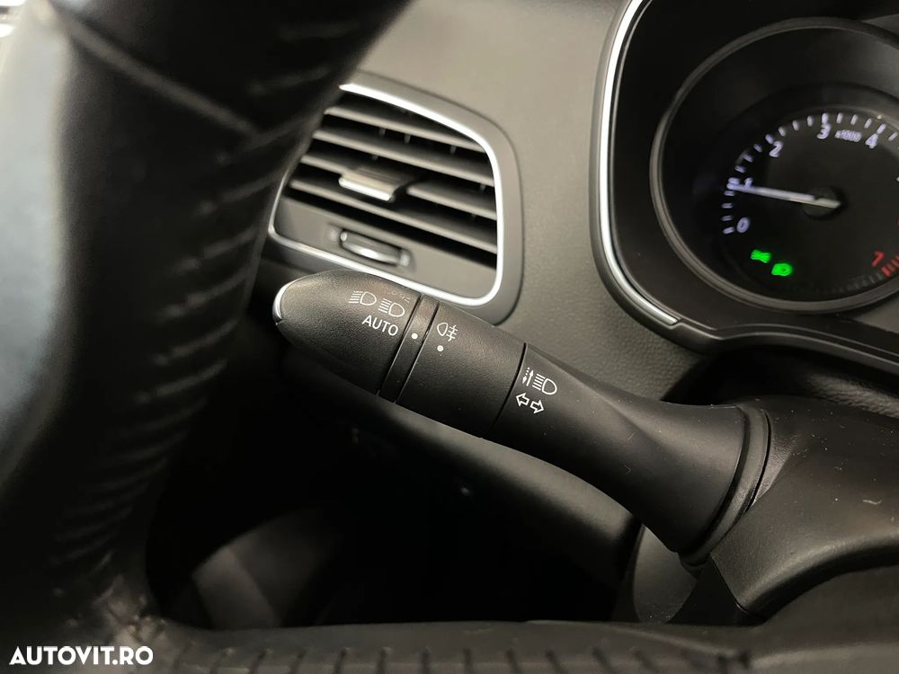 Renault Megane TCe EDC Zen - 17