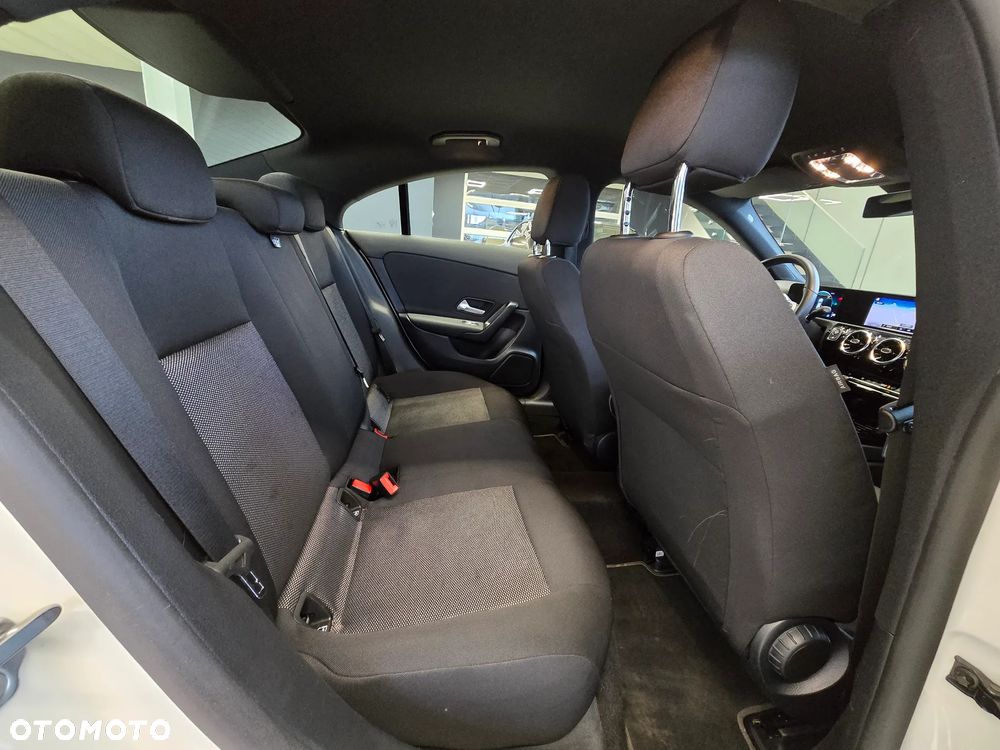 Mercedes-Benz CLA 200 mHEV 7G-DCT - 12
