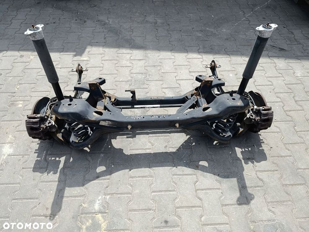 VOLVO V40 2.0 D ZAWIESZENIE BELKA TYŁ TYLNE - 1