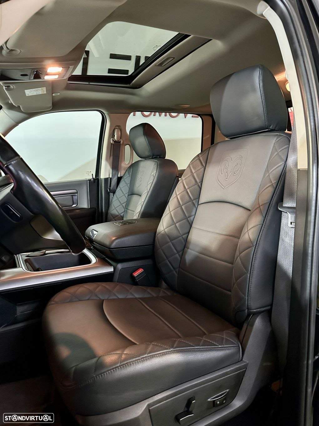 Dodge RAM 1500 5.7 V8 - 17