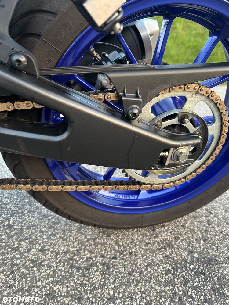 Yamaha YZF - 17