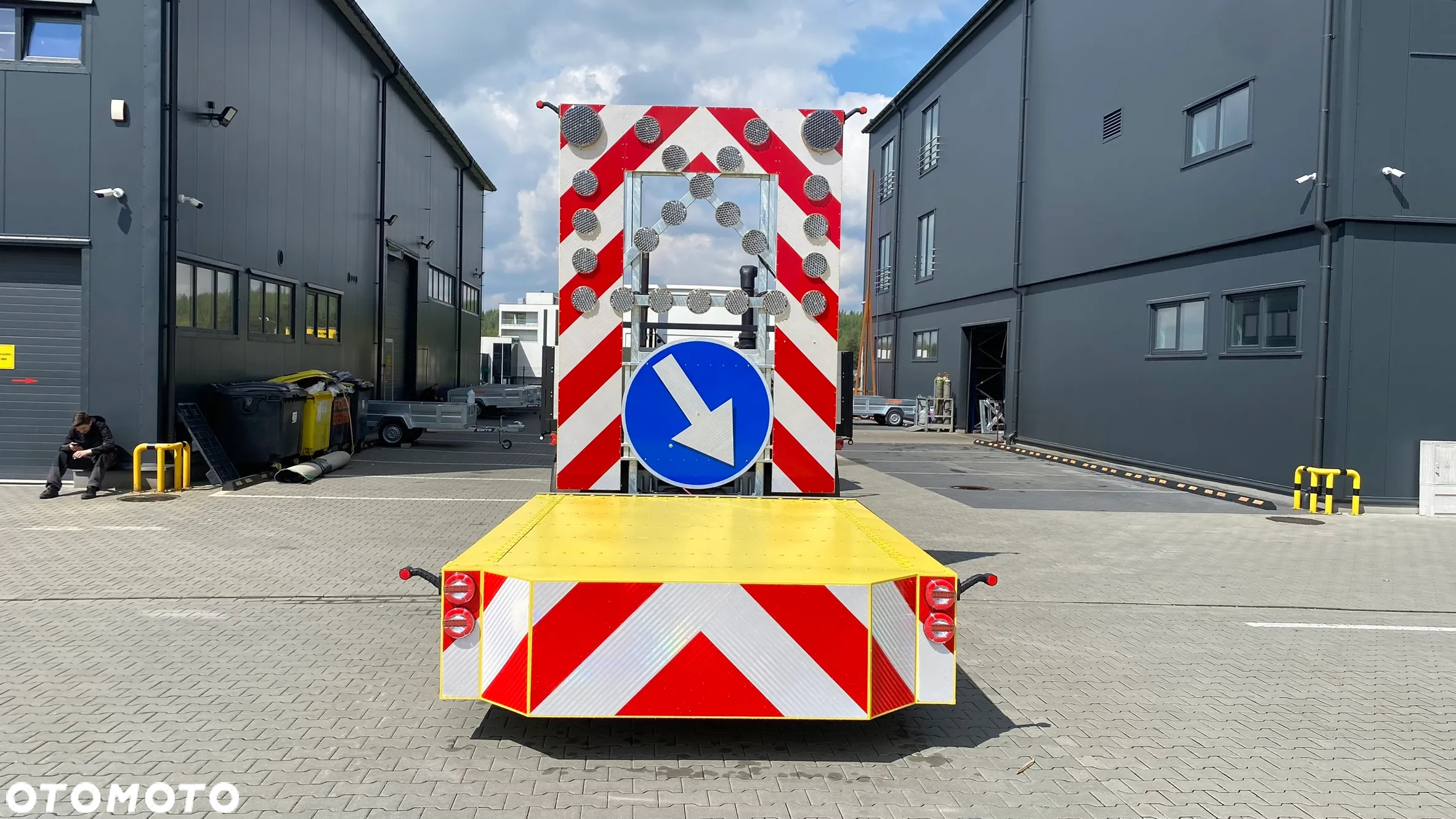 Mercedes-Benz ECONIC 2633 - 6