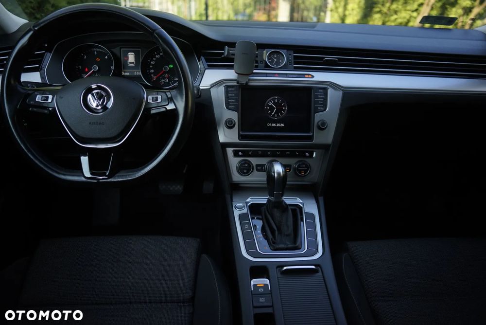 Volkswagen Passat Variant 2.0 TDI BMT Comfortline DSG - 9