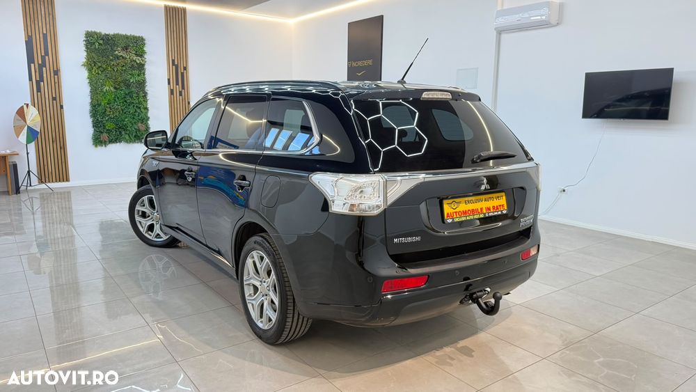 Mitsubishi Outlander - 13