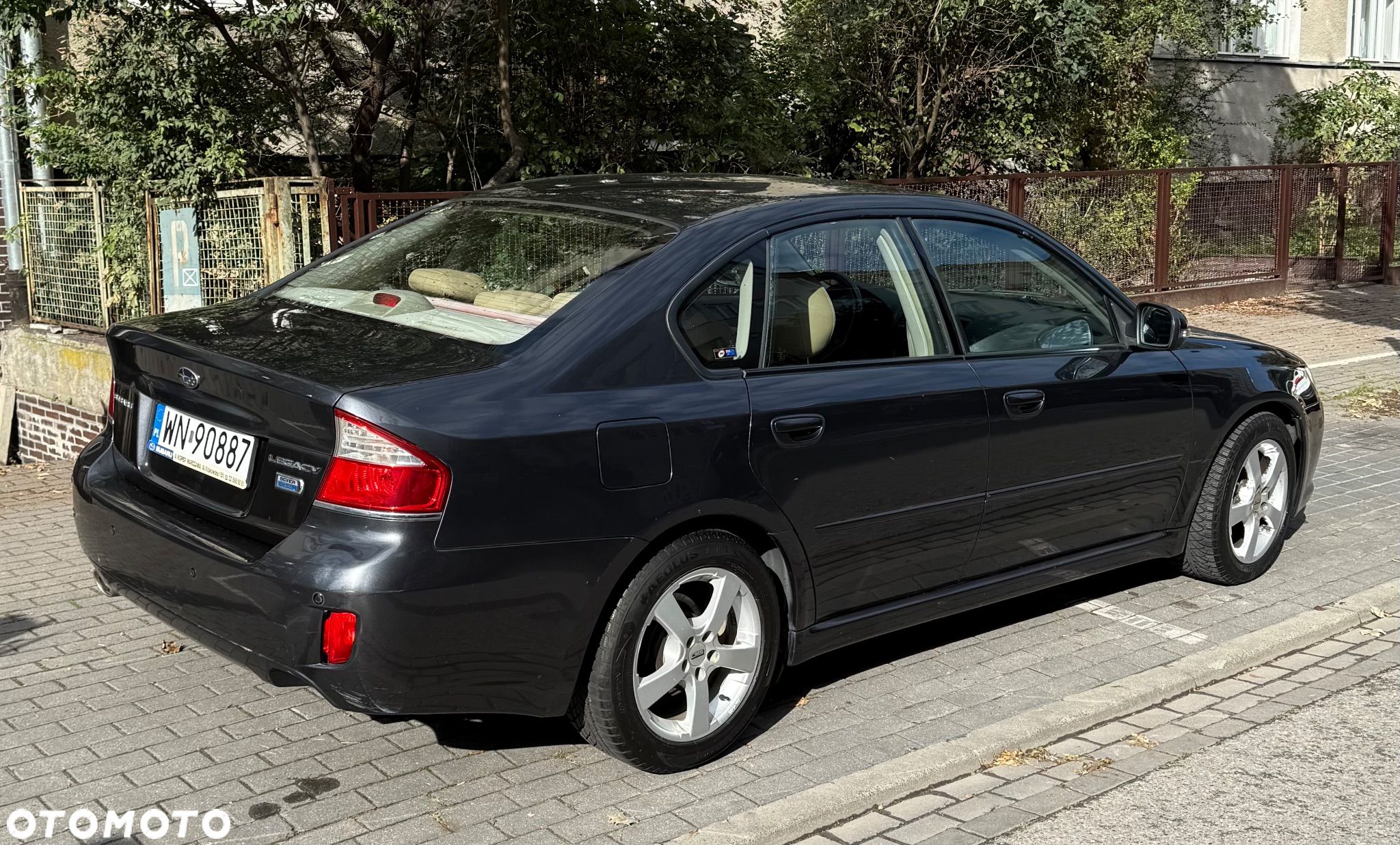 Subaru Legacy - 1