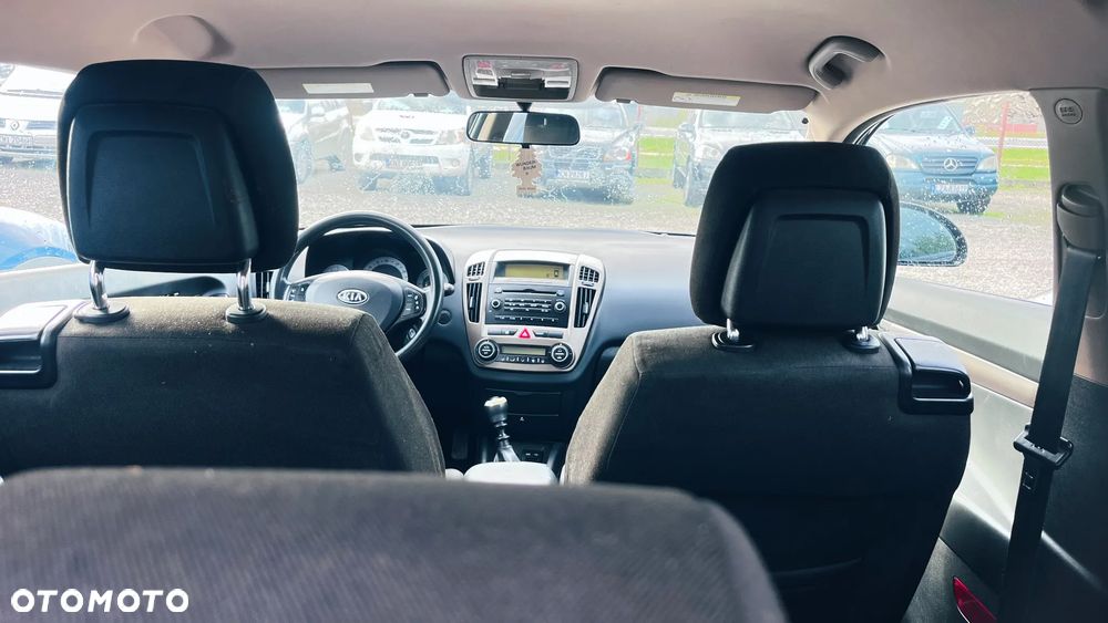 Kia Ceed - 14