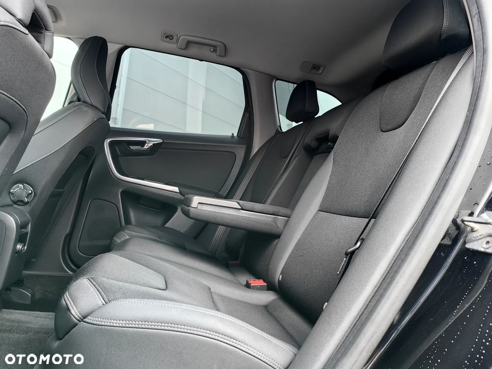 Volvo XC 60 D4 Kinetic - 25