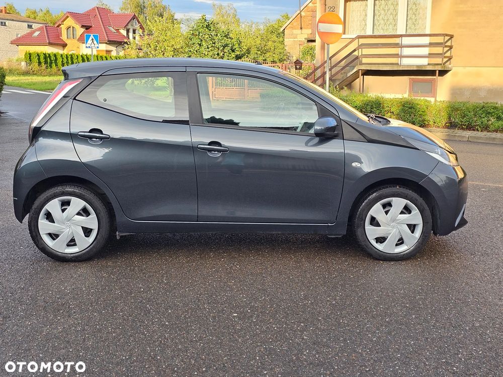 Toyota Aygo x mit x-business Paket - 6
