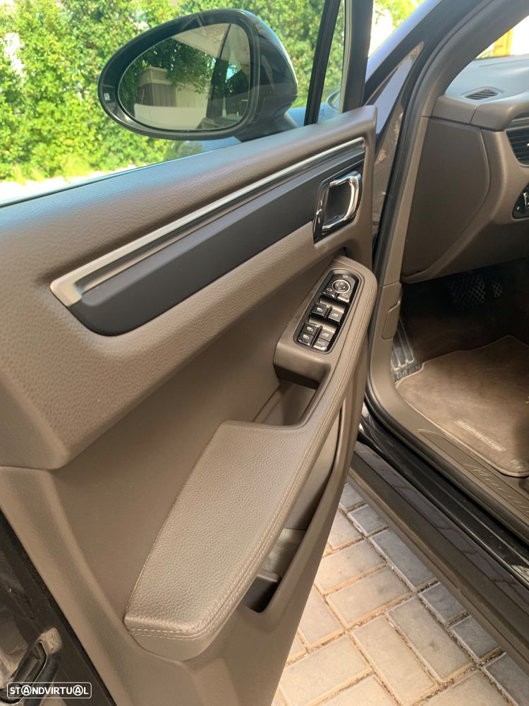Porsche Macan Standard - 25
