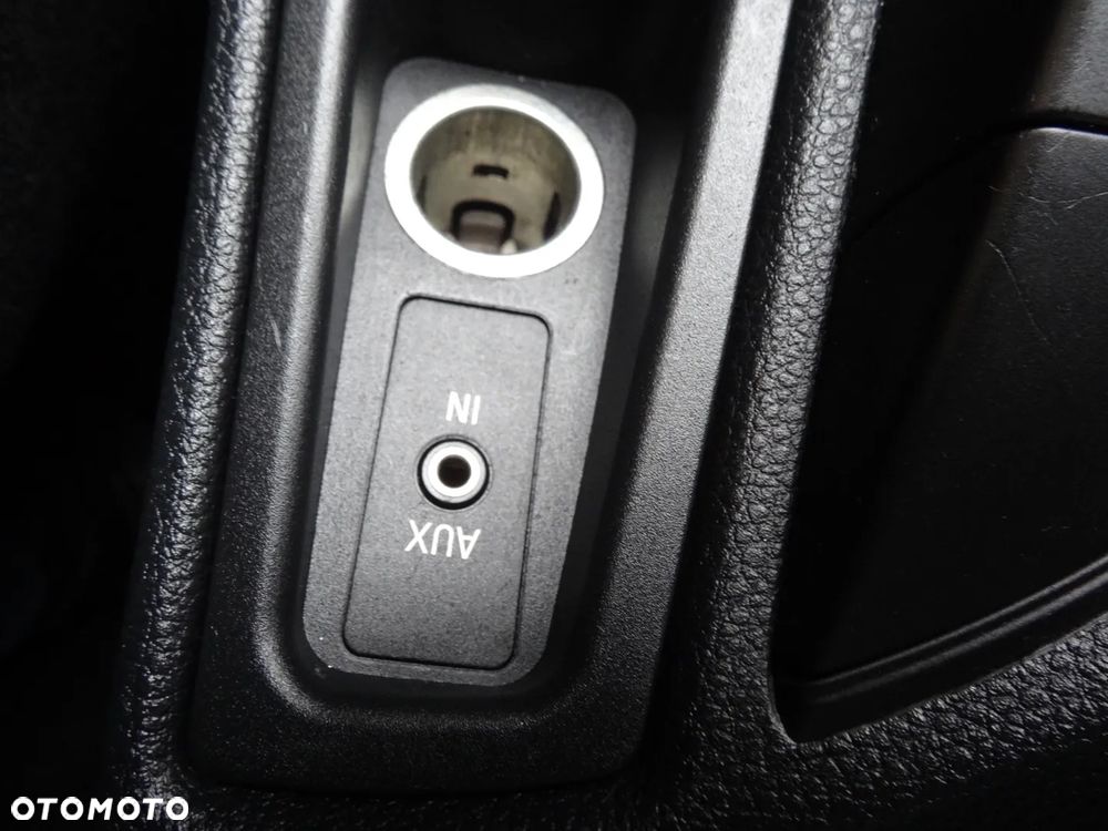 BMW Seria 1 118d DPF - 29