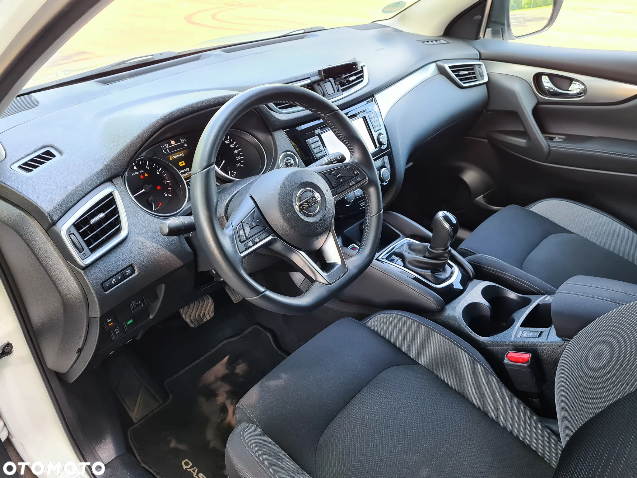 Nissan Qashqai 1.2 DIG-T N-Connecta Xtronic EU6 - 24