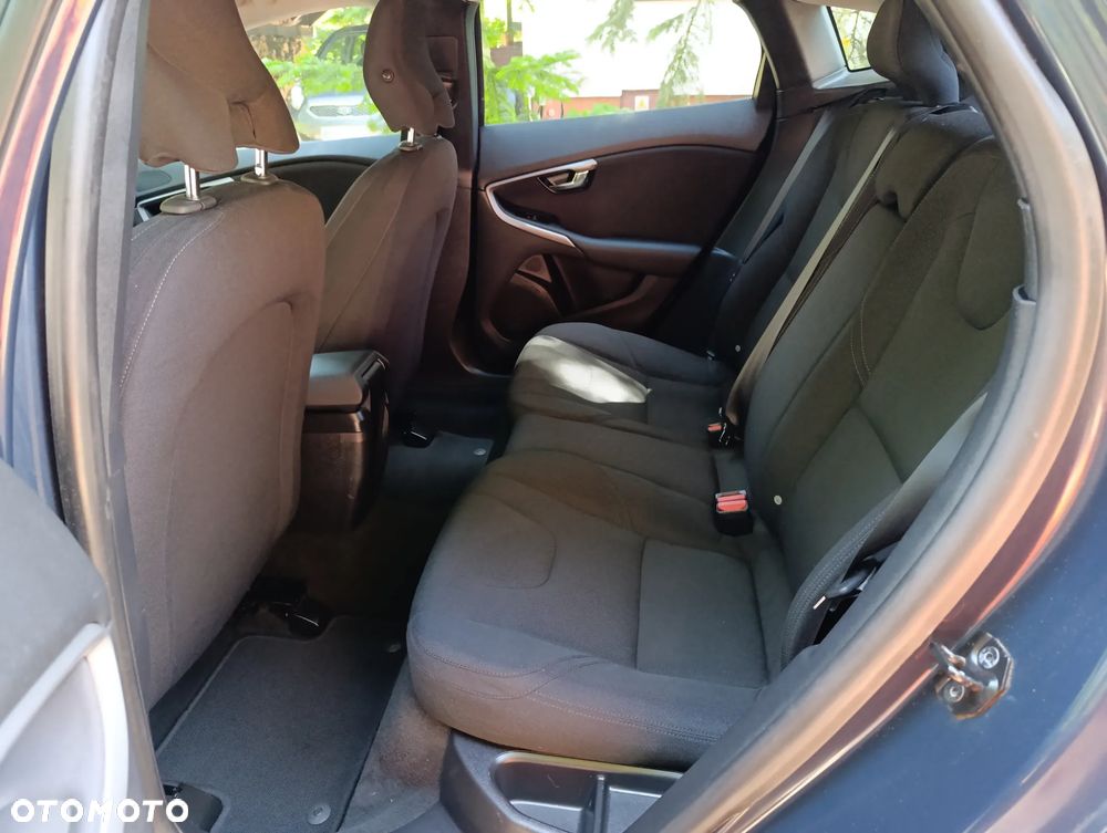 Volvo V40 D2 Kinetic - 8
