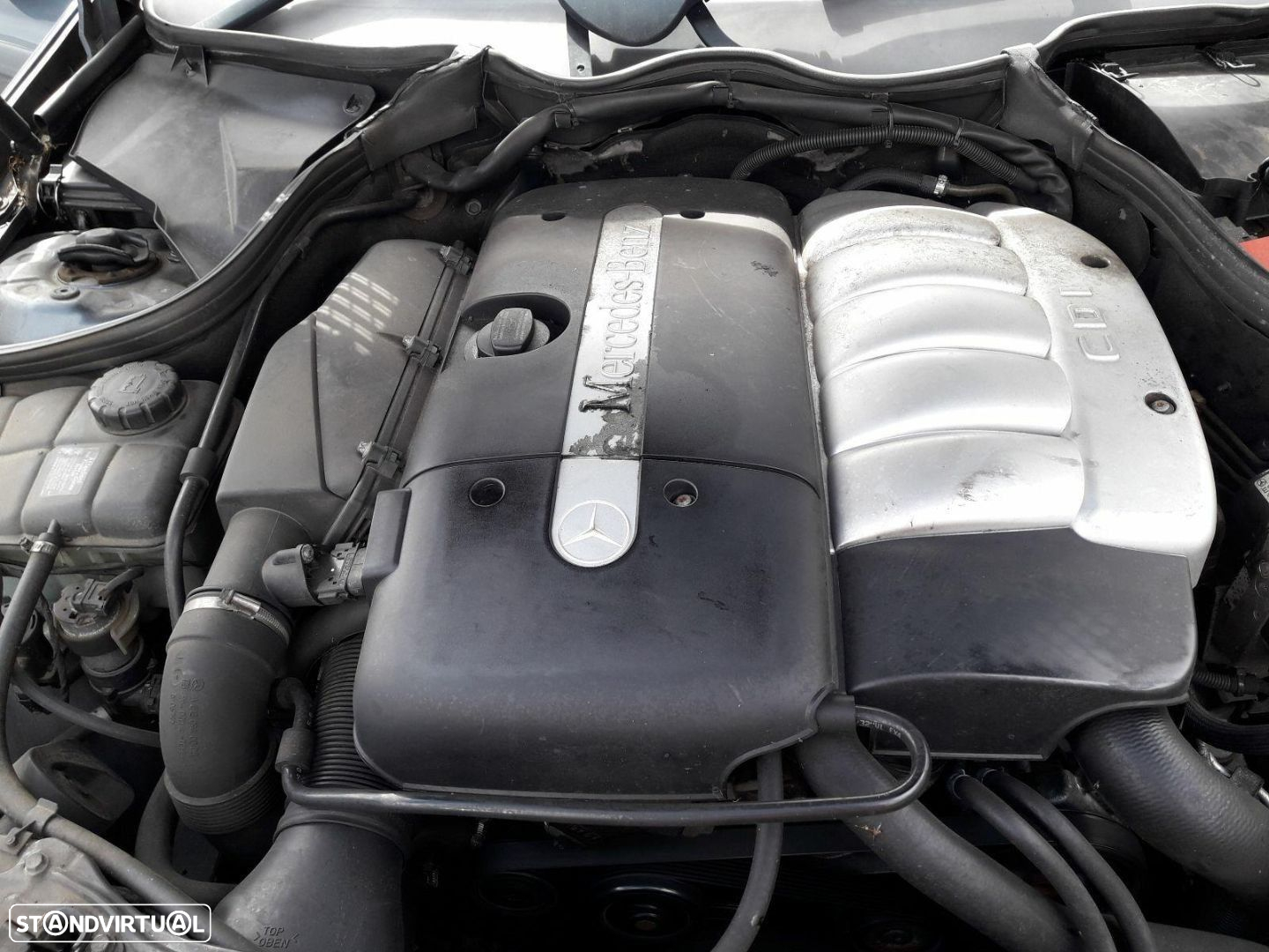 Mercedes CLK270 2.7CDI W209 de 2003 disponível para peças - 9