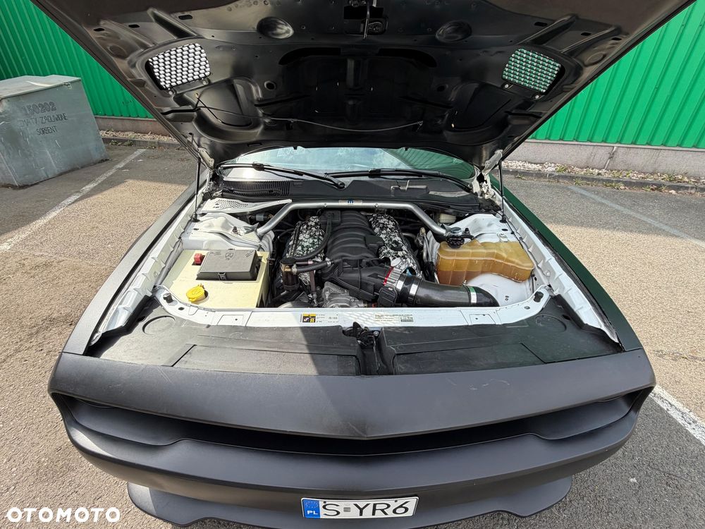 Dodge Challenger - 8