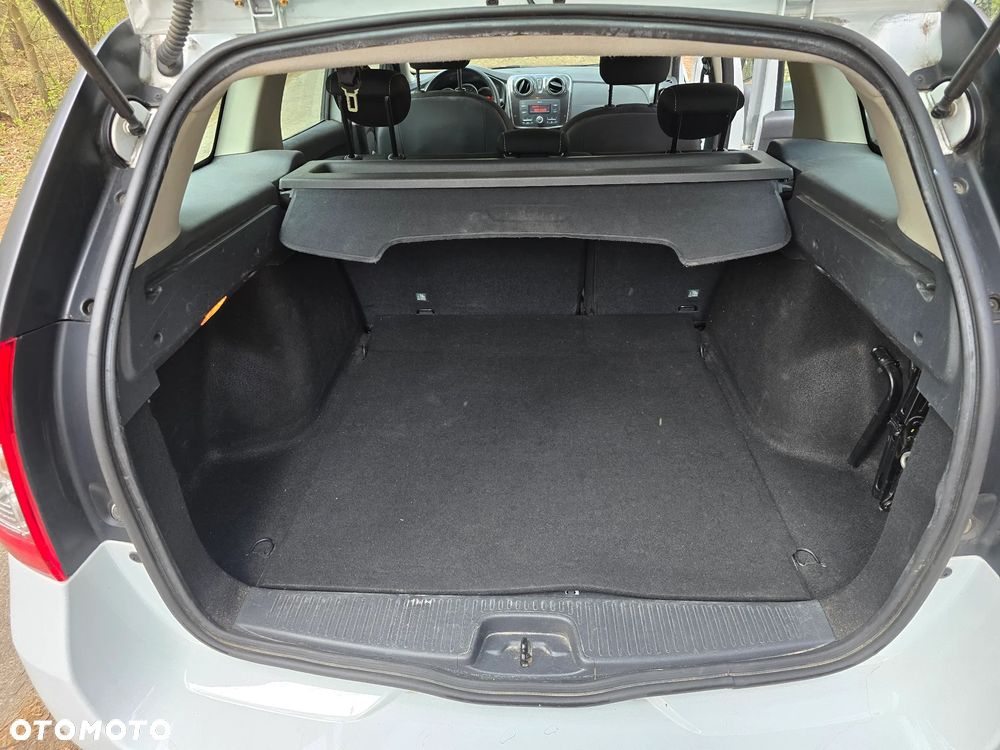 Dacia Logan 1.2 16V Laureate EU6 - 14