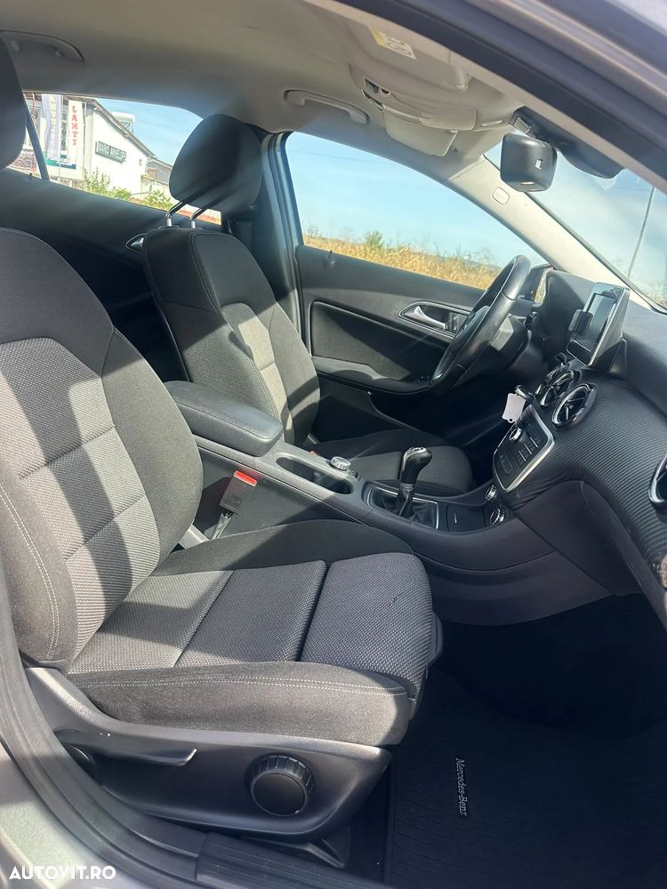 Mercedes-Benz GLA 180 d - 17