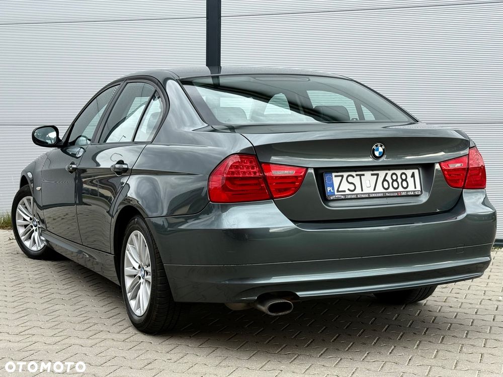 BMW Seria 3 320i Edition Sport - 15