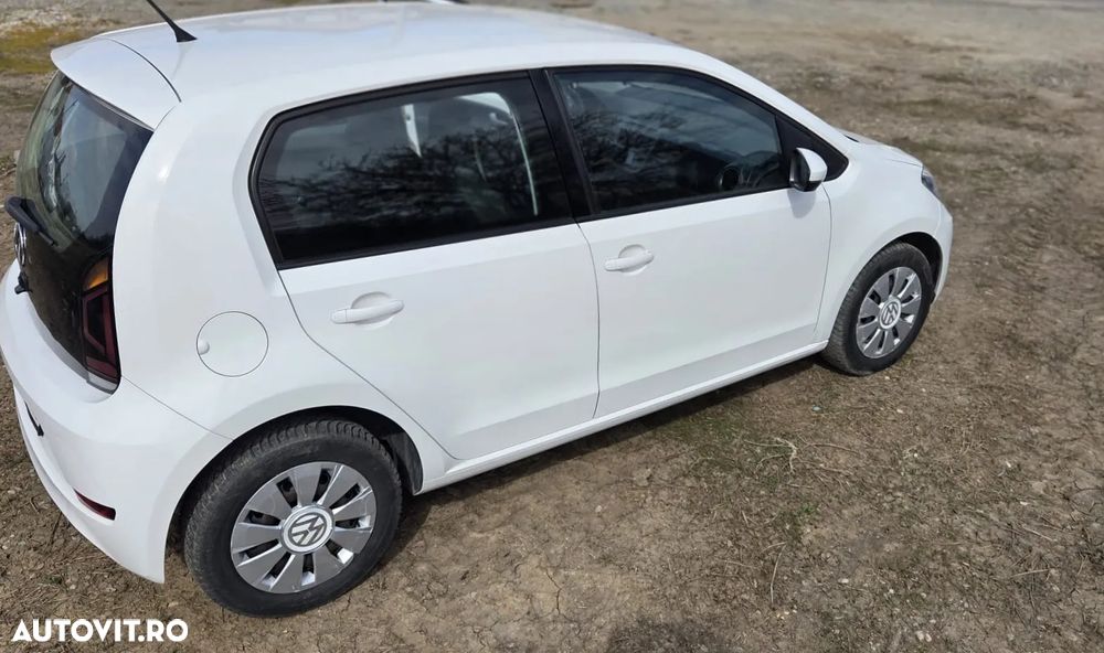 Volkswagen up! 1.0 MPI High - 29