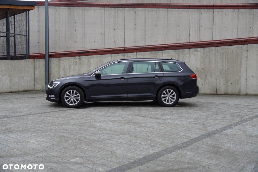 Volkswagen Passat - 4