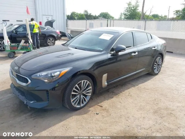Kia Stinger - 2