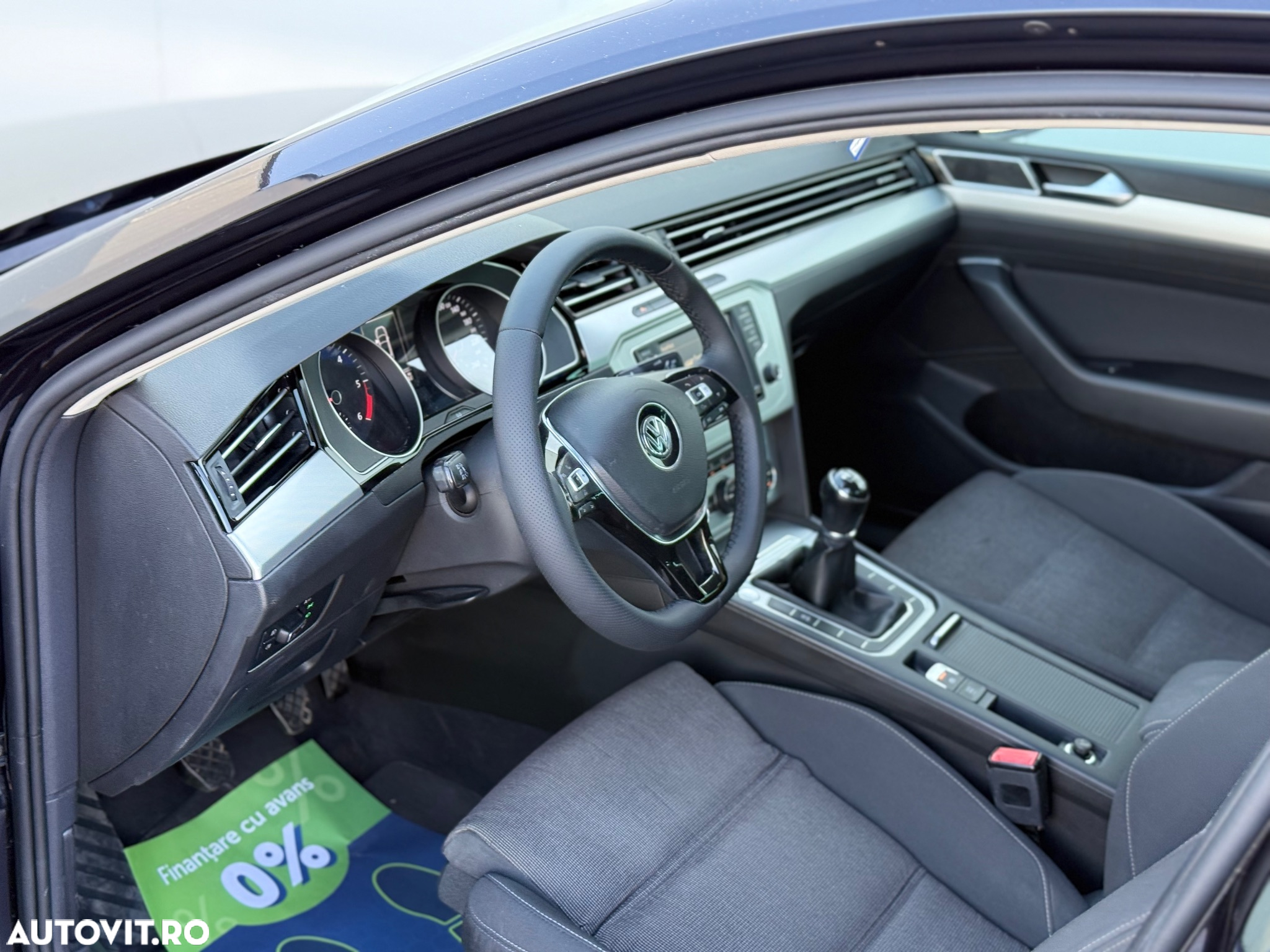 Volkswagen Passat 2.0 TDI (BlueMotion Technology) Trendline - 9