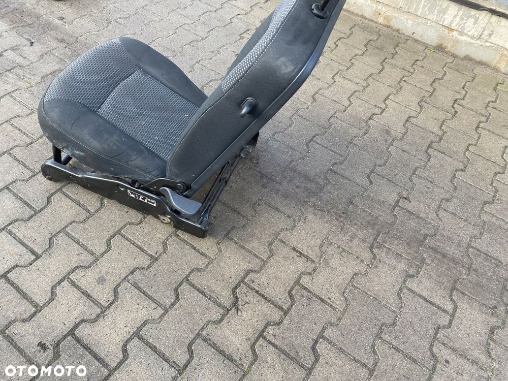 MERCEDES citan 415 fotel przedni prawy skladany - 4