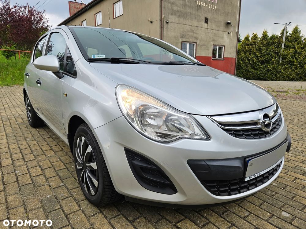 Opel Corsa 1.2 16V Essentia - 4