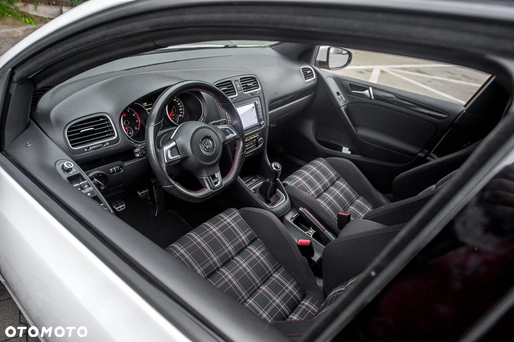 Volkswagen Golf 2.0 GTI - 21