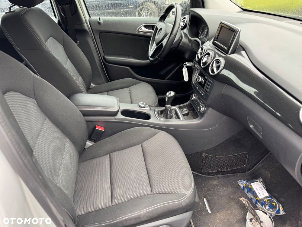 Mercedes-Benz Klasa B 180 BlueEFFICIENCY Edition Style - 9