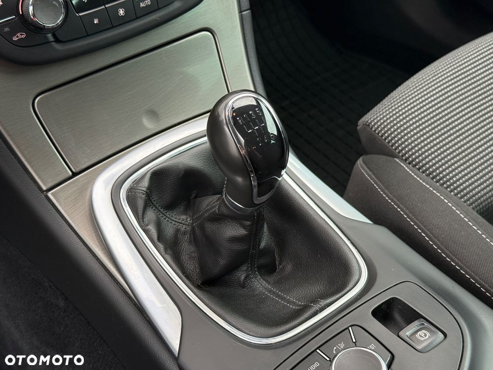 Opel Insignia 2.0 CDTI Sports Tourer Design Edition - 18