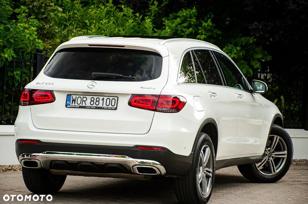 Mercedes-Benz GLC 300 4Matic 9G-TRONIC AMG Line - 14