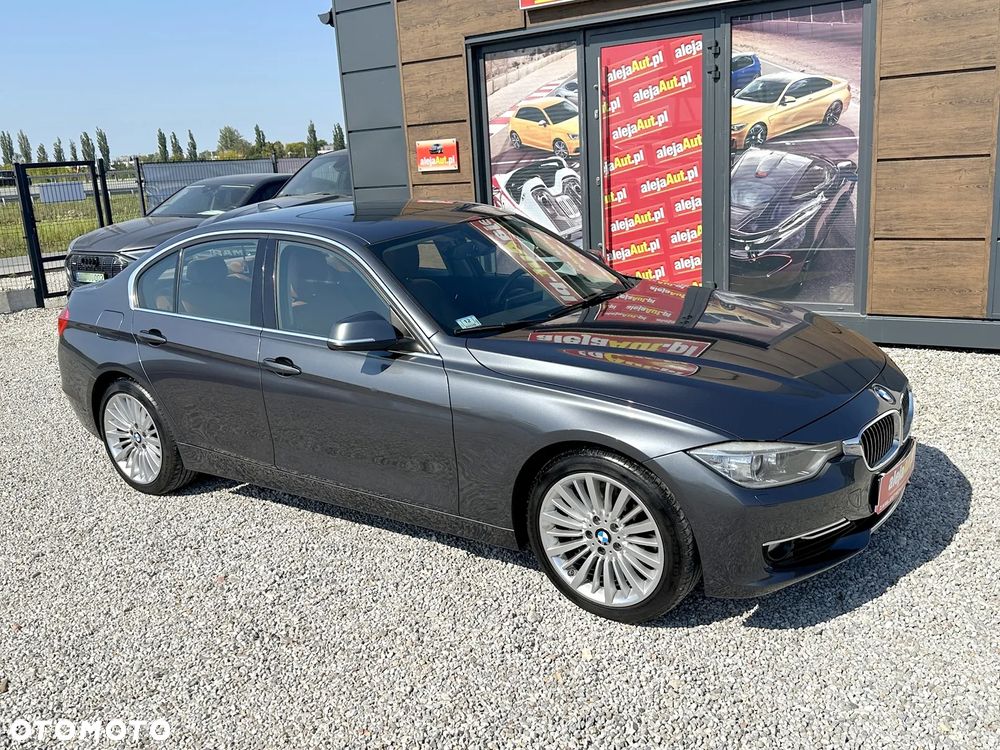 BMW Seria 3 335i xDrive Luxury Line - 1