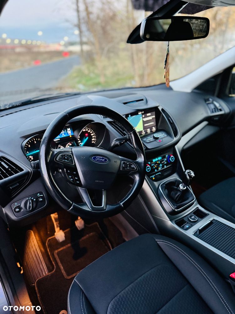 Ford Kuga 1.5 TDCi 2x4 Titanium - 7