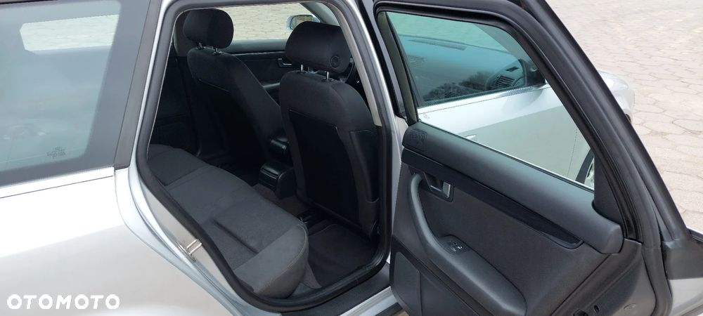 Audi A4 Avant - 16