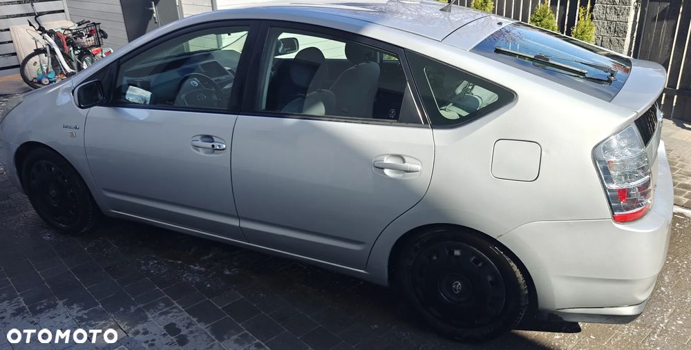Toyota Prius - 3