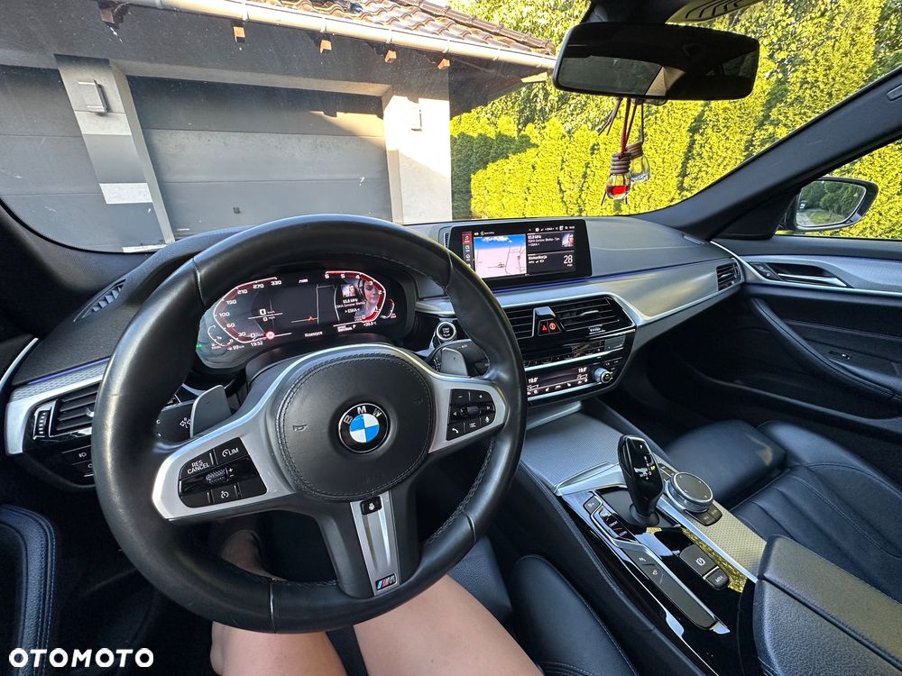 BMW Seria 5 520d xDrive - 12
