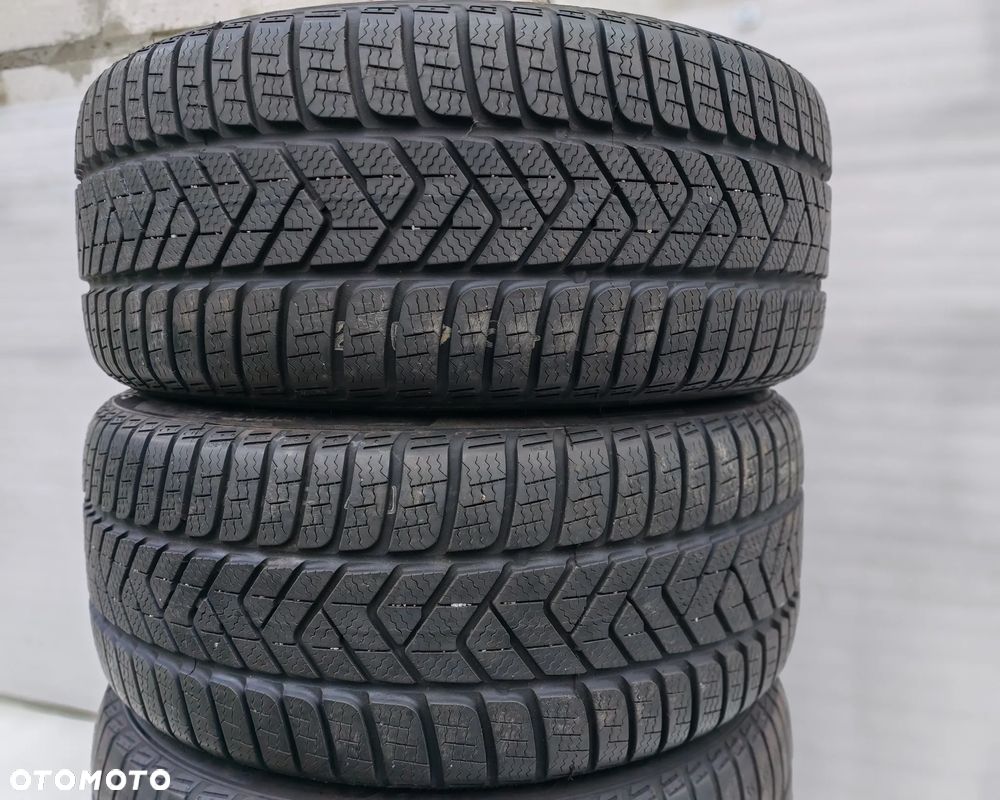 255/35 R19 Opony zimowe Pirelli Sottozero 3 2024r 6,5mm