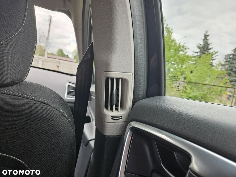 Volvo XC 60 D3 Momentum - 16