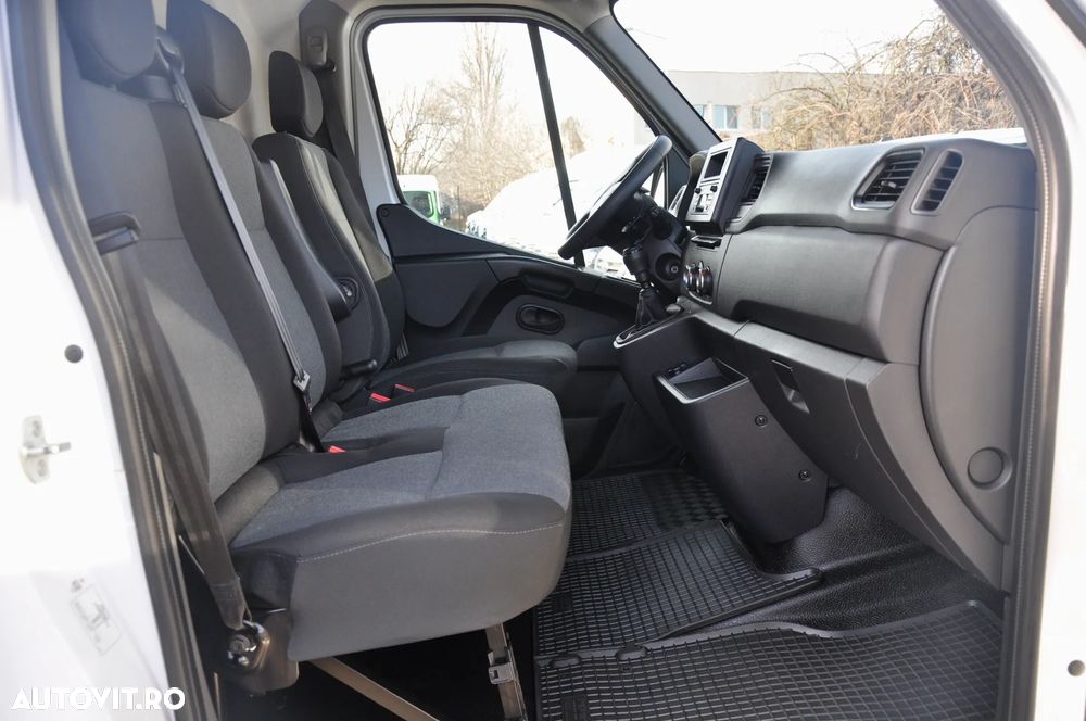 Renault Master L4H2 Van - 12