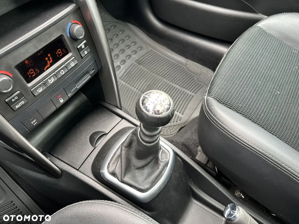 Peugeot 207 1.6 HDi Outdoor - 16