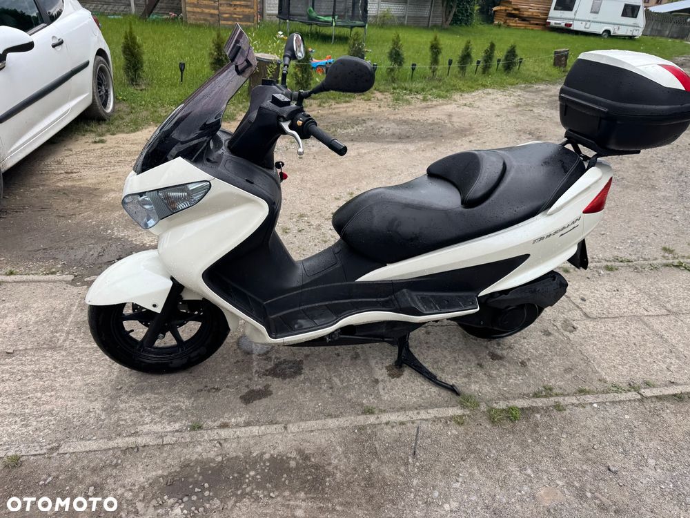 Suzuki Burgman - 14