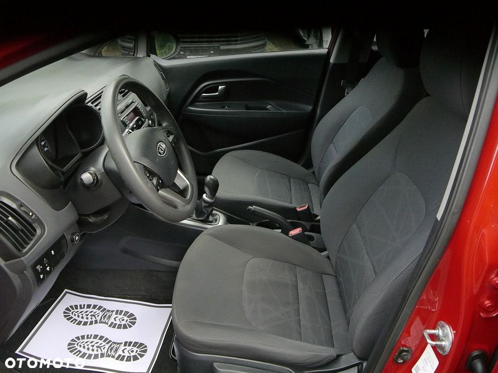 Kia Rio 1.4 L - 27