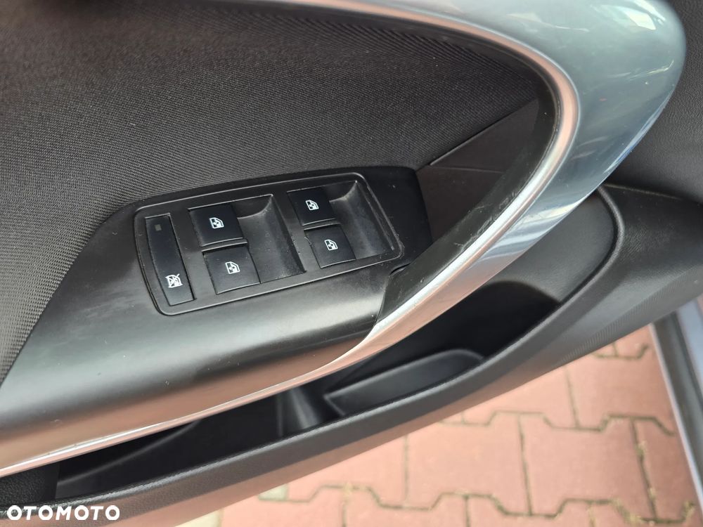 Opel Insignia 1.8 Cosmo - 23