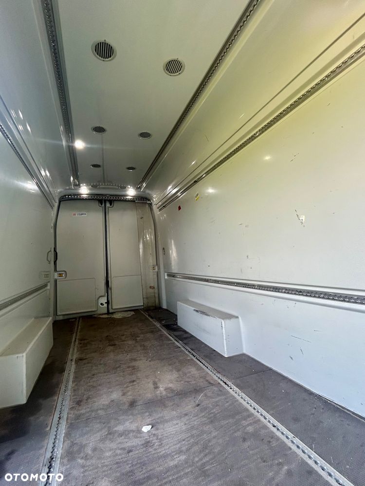 Ford Transit - 11
