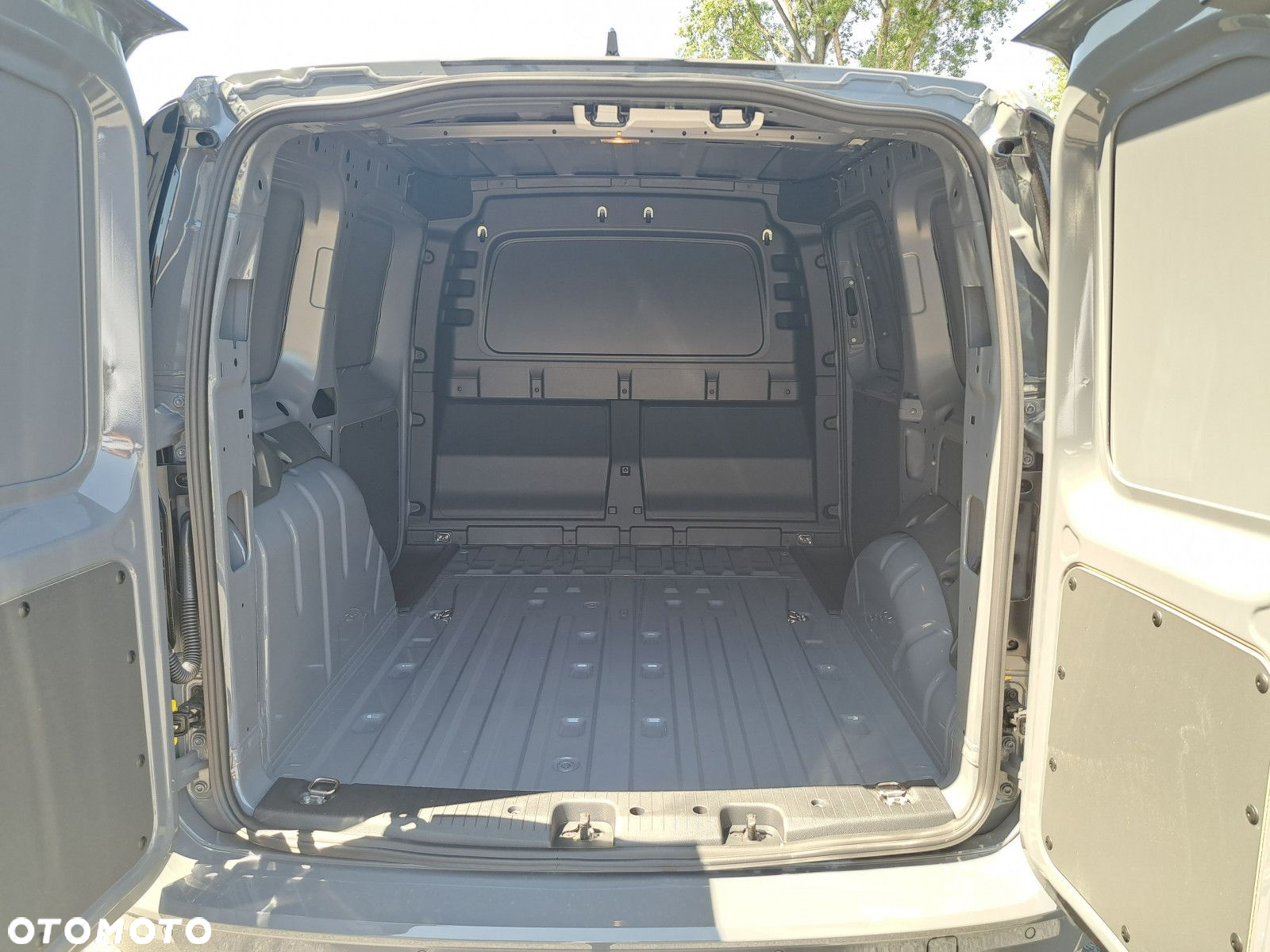 Volkswagen Caddy Cargo 2.0 TDI DSG - 8
