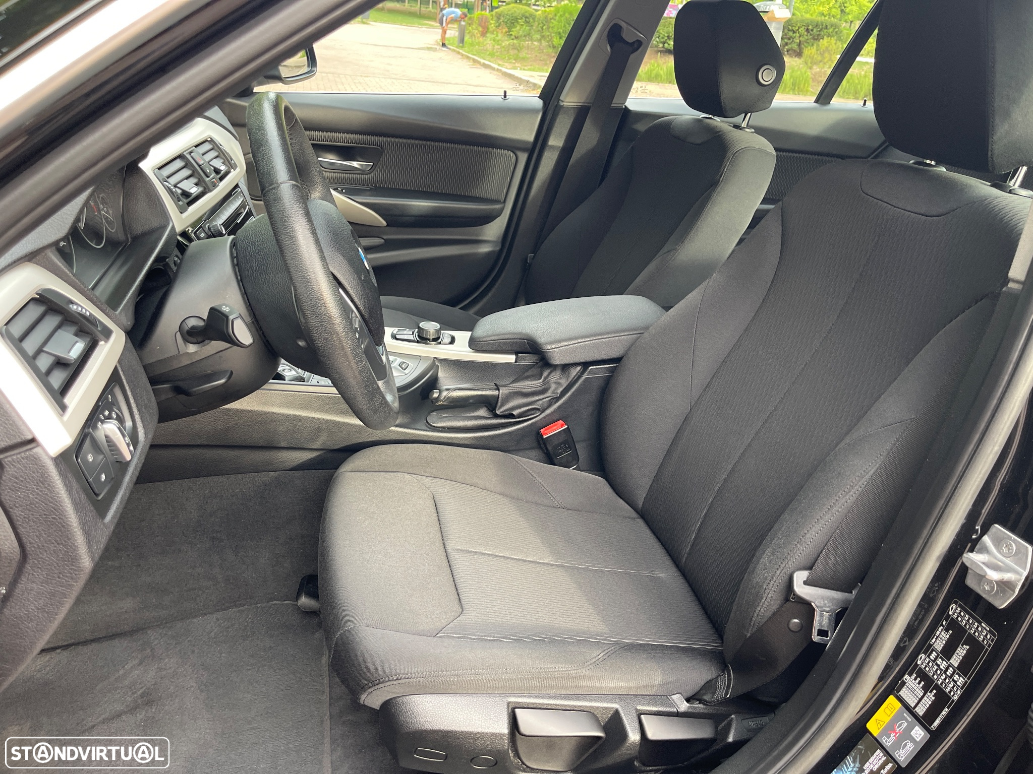 BMW 330 e iPerformance Advantage - 8