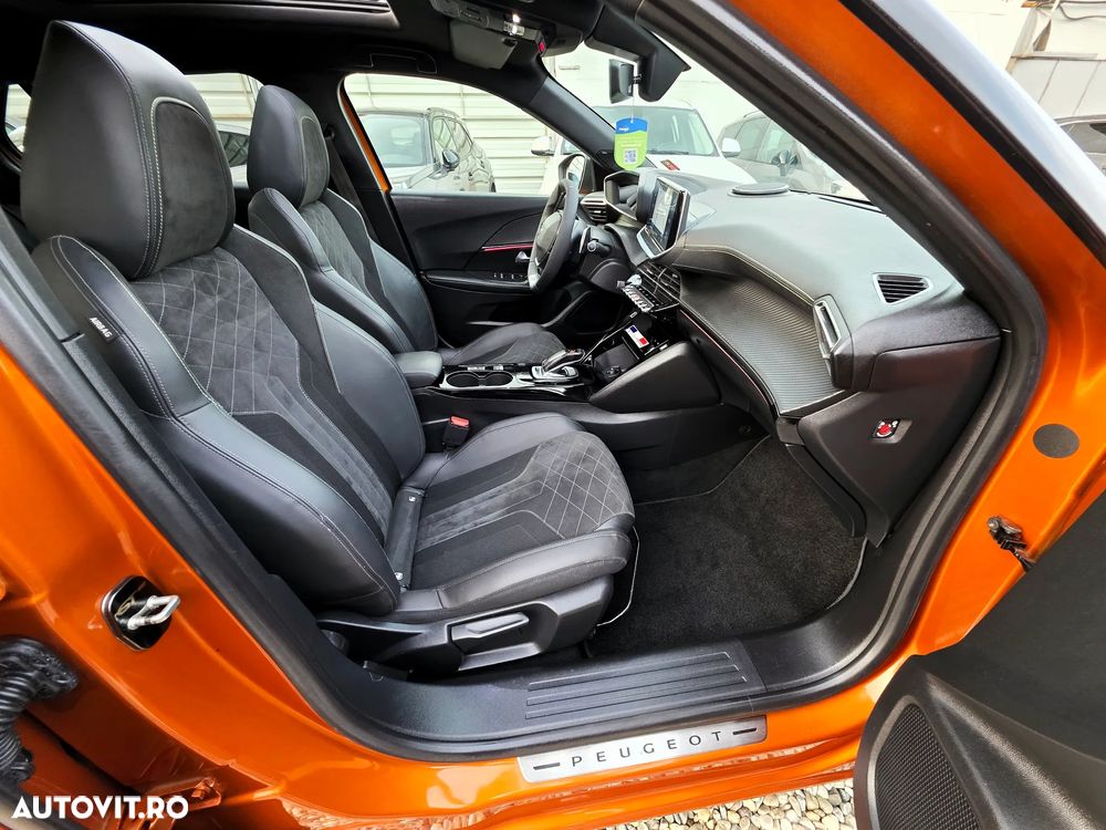 Peugeot 2008 PureTech 155 EAT8 GT Pack - 14
