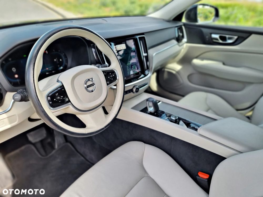 Volvo V60 Cross Country B4 D AWD Ultimate - 25