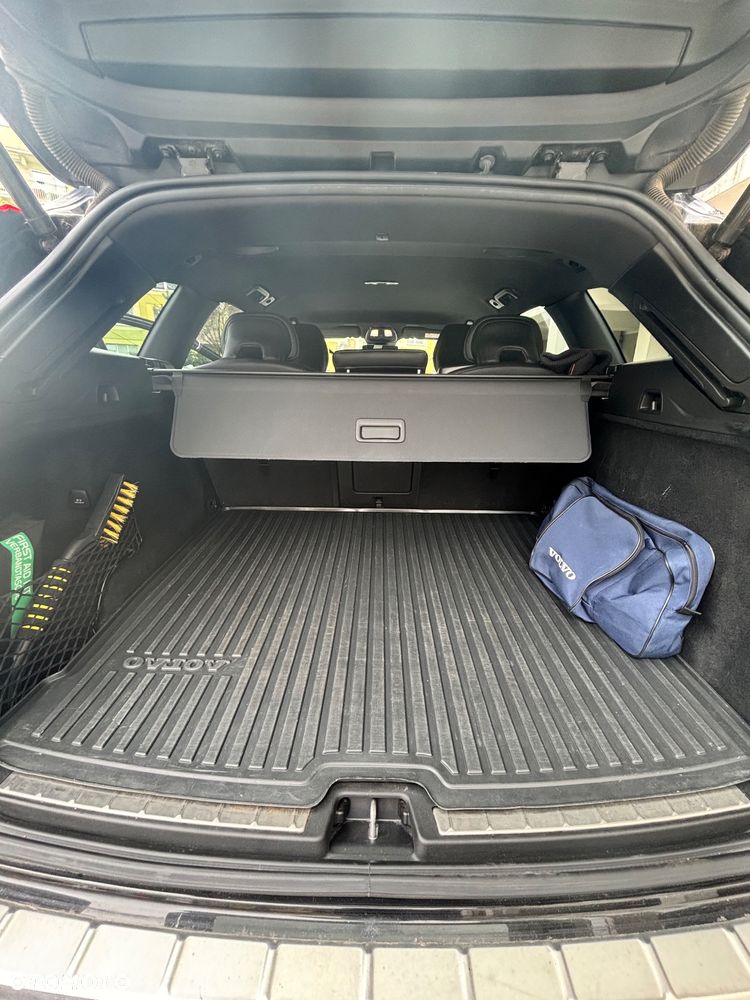Volvo XC 60 B4 D AWD Plus Dark - 14