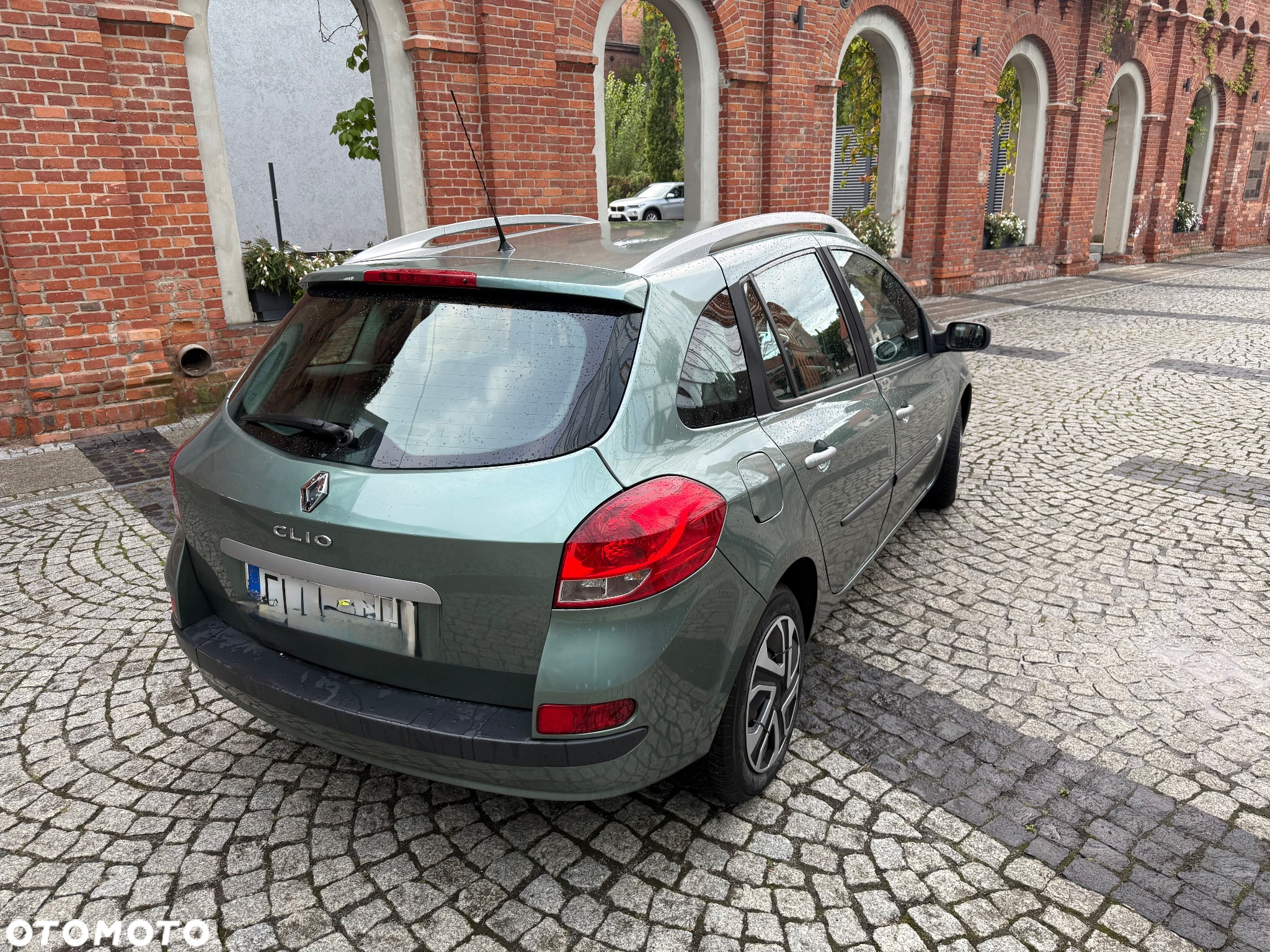 Renault Clio 1.2 16V 75 Grandtour Dynamique - 4
